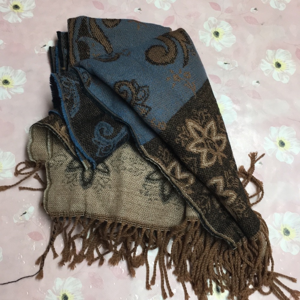 New condition scarf